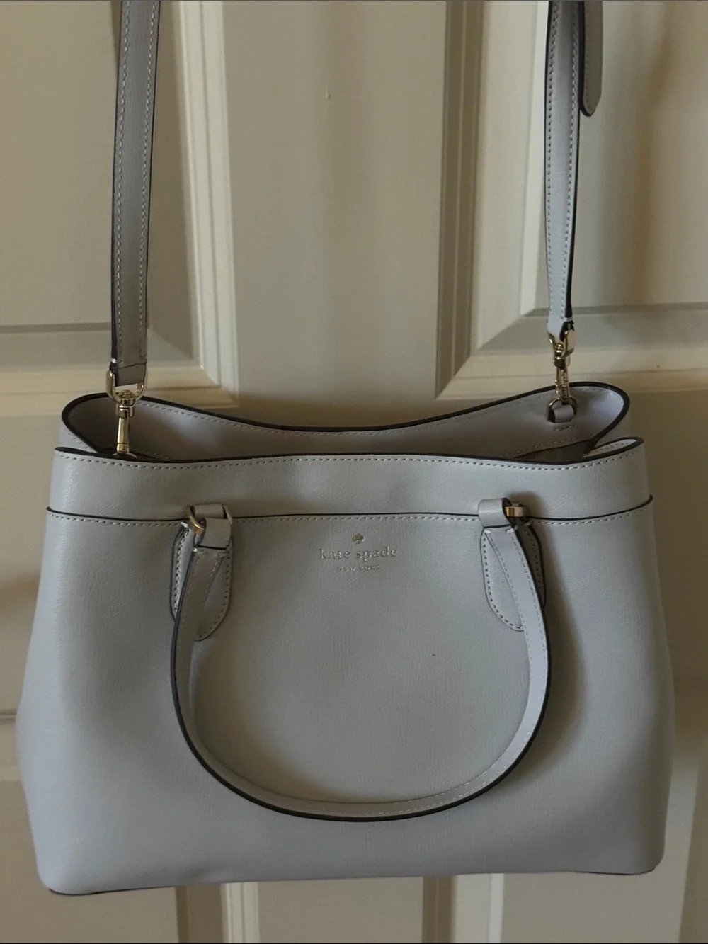 Kate Spade Women's Classic Light Gray Crossbody Bag EUC